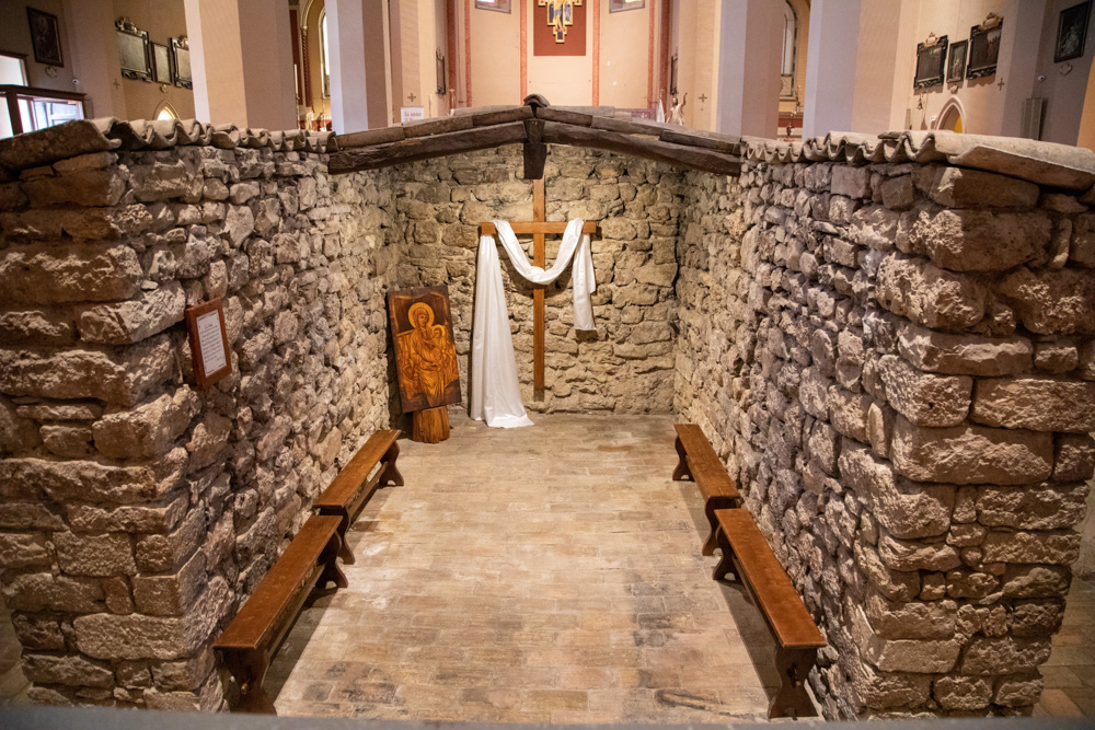 Santuario di Rivotorto, Sacro Tugurio © A. Rossi, Camaleo S.r.l. (Rm) in collaborazione con il Comune di Assisi u2013 Ufficio Turismo e su gentile concessione della Provincia Serafica di San Francesco dei Frati Minori dellu2019Umbria (Italia)