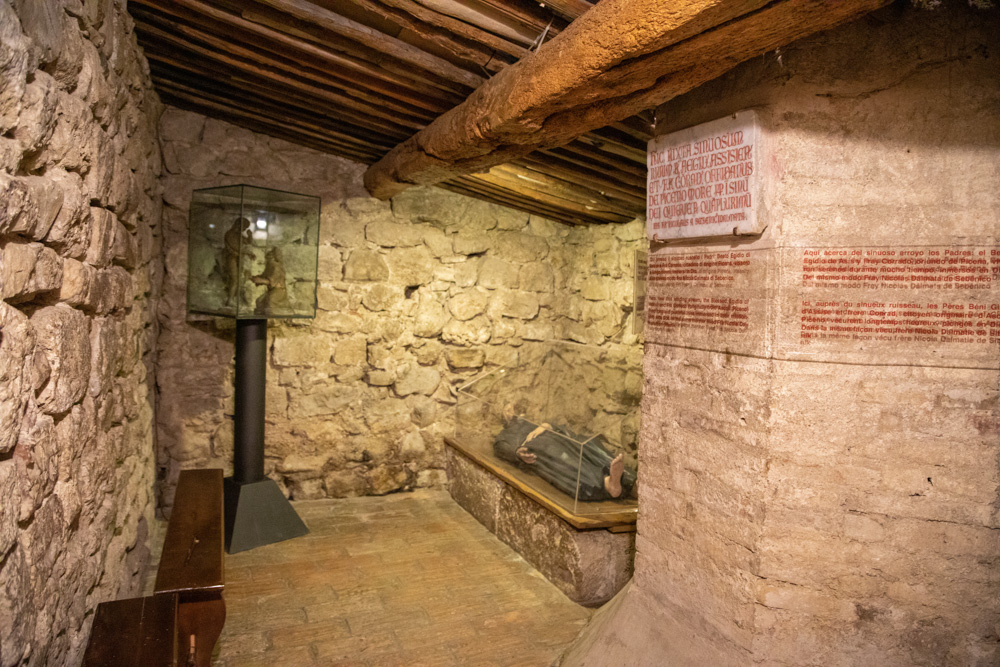 Santuario di Rivotorto, Sacro Tugurio © A. Rossi, Camaleo S.r.l. (Rm) in collaborazione con il Comune di Assisi u2013 Ufficio Turismo e su gentile concessione della Provincia Serafica di San Francesco dei Frati Minori dellu2019Umbria (Italia)