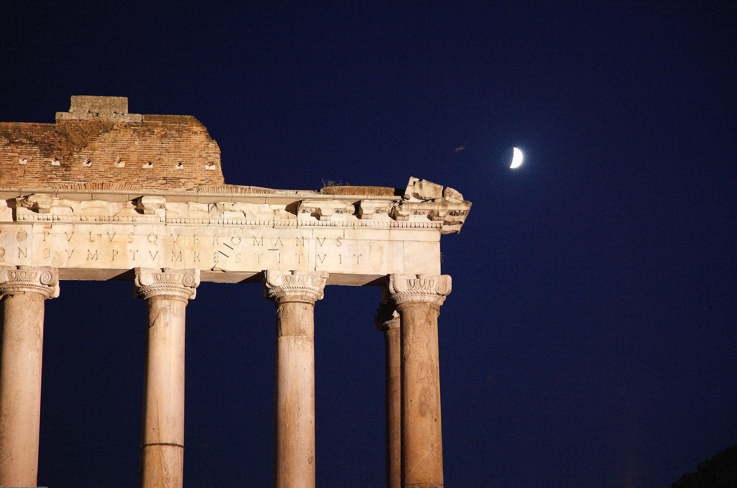 L'antichissimo tempio di Saturno, Foro Romano © A. Cambone, R. Isotti - Homo Ambiens / Touring Club Italiano