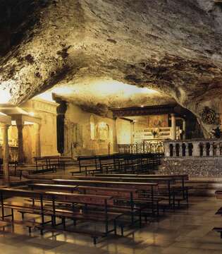 Panoramica della grotta del Santuario di S. Michele Arcangelo © Comune di Monte S. Angelo