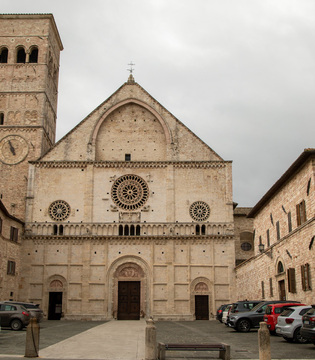 Cattedrale di San Rufino © A. Rossi, Camaleo S.r.l. (Rm) in collaborazione con il Comune di Assisi u2013 Ufficio Turismo e su gentile concessione della Provincia Serafica di San Francesco dei Frati Minori dellu2019Umbria (Italia)