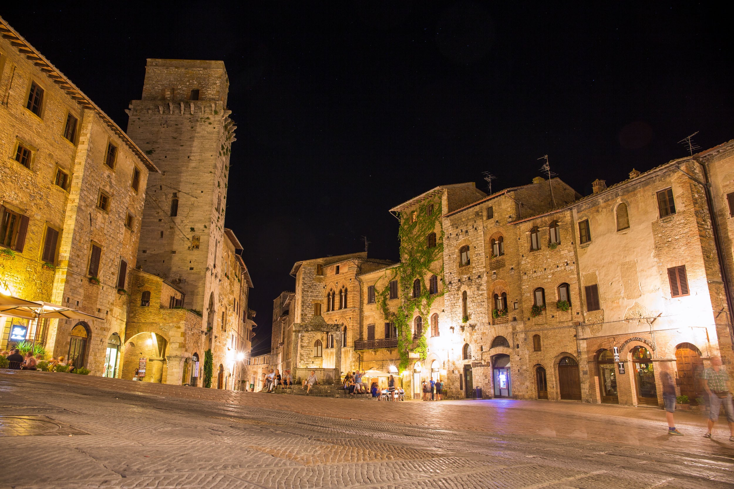 I merli del Palazzo del Popolo © A.Cambone, R.Isotti u2013 Homo ambiens/Touring Club Italiano