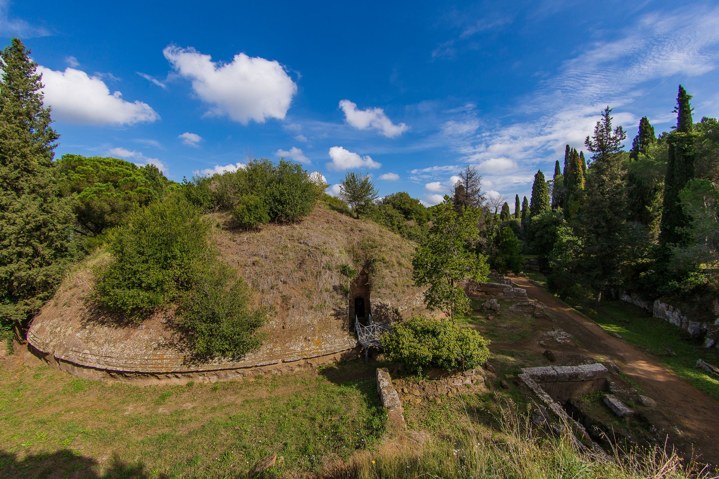 Tumulo Necropoli La Banditaccia - Cerveteri © A.Cambone, R.Isotti - Homo ambiens/Touring Club Italiano
