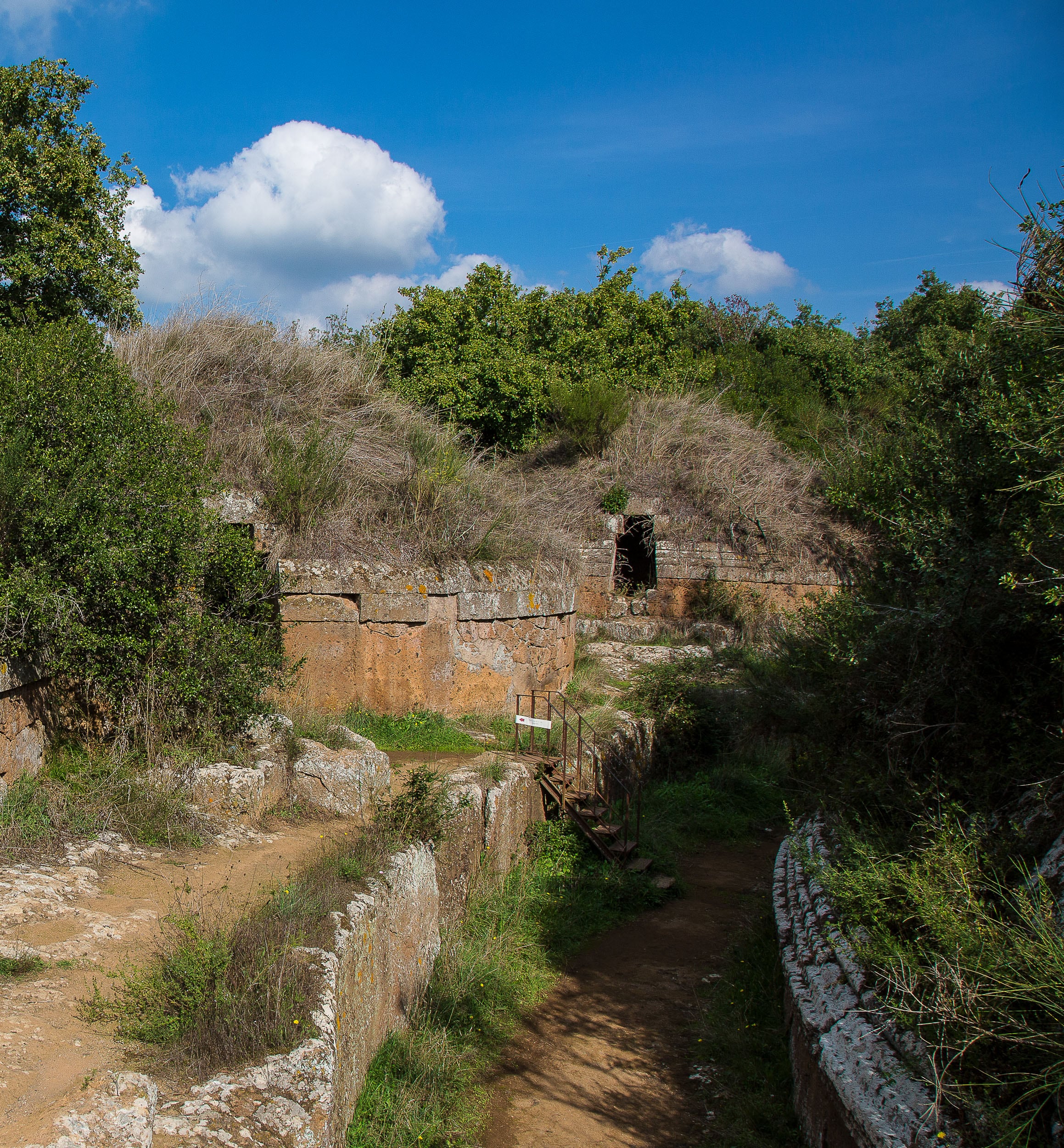 Necropoli La Banditaccia - Cerveteri © A.Cambone, R.Isotti - Homo ambiens/Touring Club Italiano