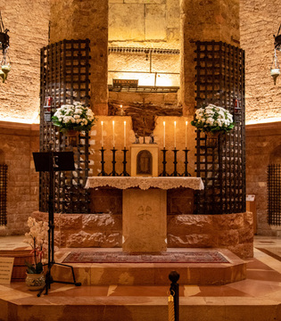 Basilica di San Francesco, la Cripta © A. Rossi, Camaleo S.r.l. (Rm) in collaborazione con il Comune di Assisi u2013 Ufficio Turismo e su gentile concessione della Provincia Serafica di San Francesco dei Frati Minori dellu2019Umbria (Italia)