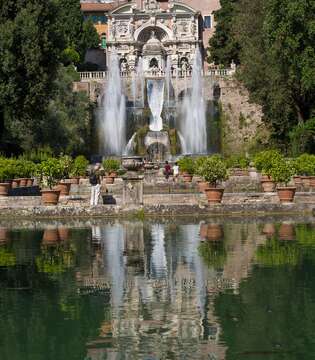 Roma in trono, Gruppo scultoreo della Rometta © A.Cambone, R.Isotti u2013 Homo ambiens/Touring Club Italiano