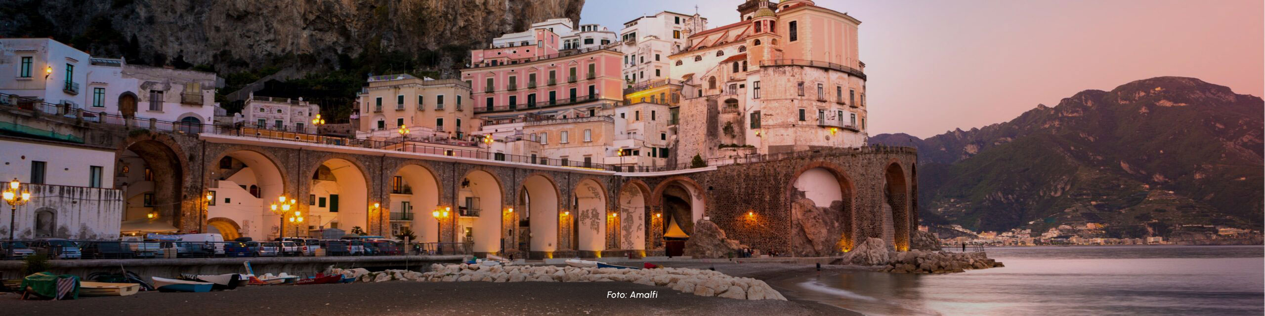 Copertina dell'itinerario Sentiero degli Dei. Passeggiare sospesi sul mare. 
