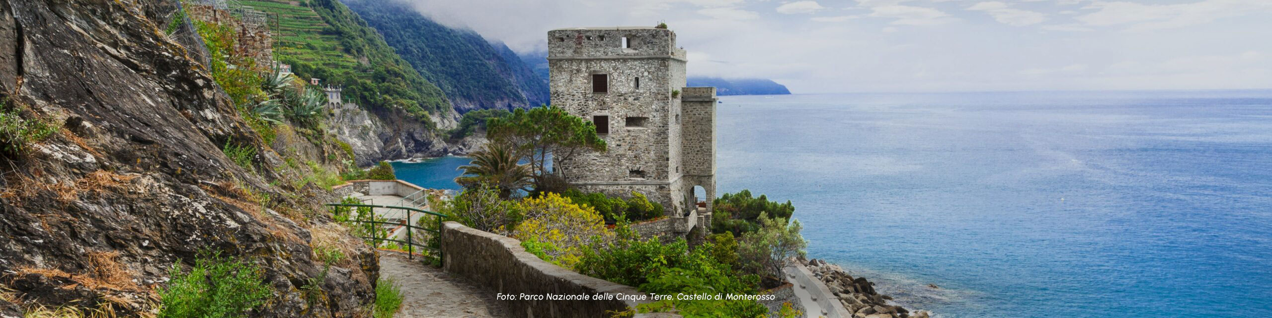 Copertina dell'itinerario Isola di Bergeggi. In kayak tra le grotte di una Riserva naturale. 